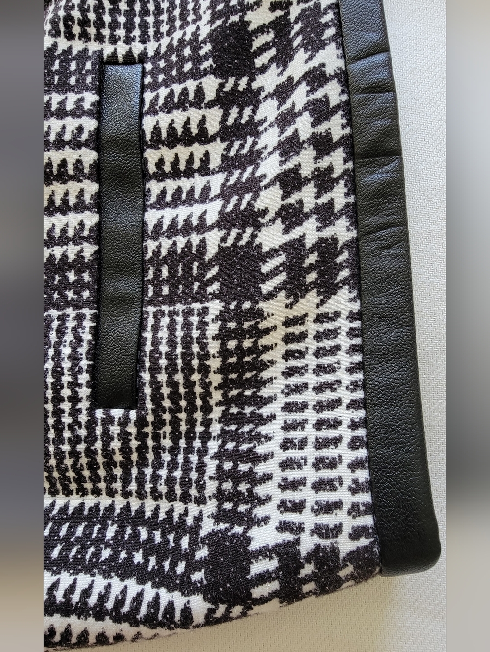 Talbots Black & White Houndstooth Pencil Skirt Sz: 14 - Picture 3 of 9